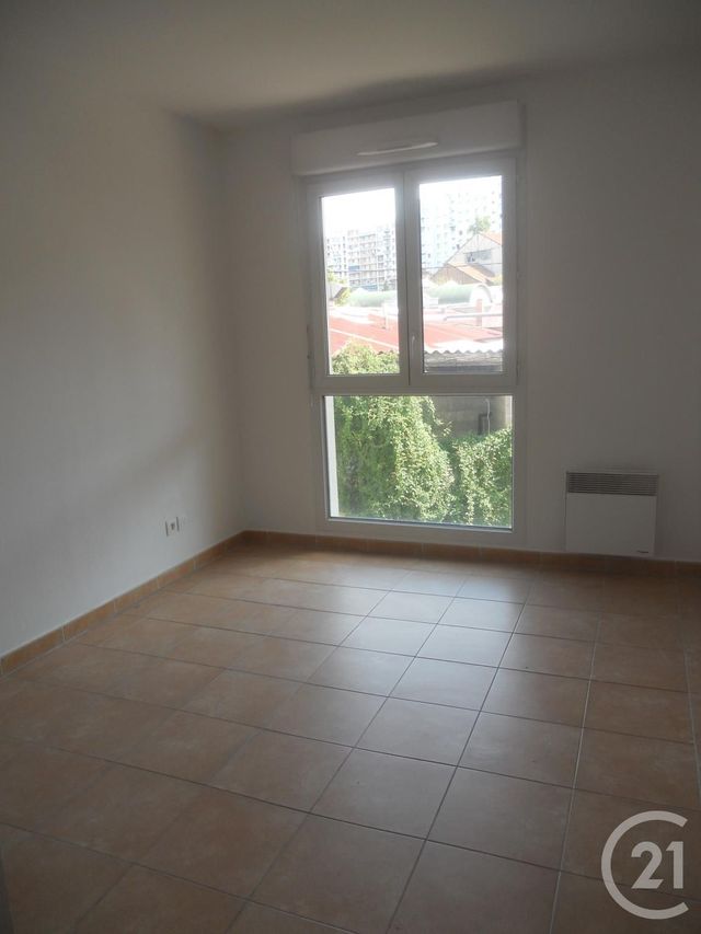 Appartement F3 &agrave; louer - 3 pi&egrave;ces - 66,80 m2 - Marseille - 13004 - PROVENCE-ALPES-COTE-D-AZUR