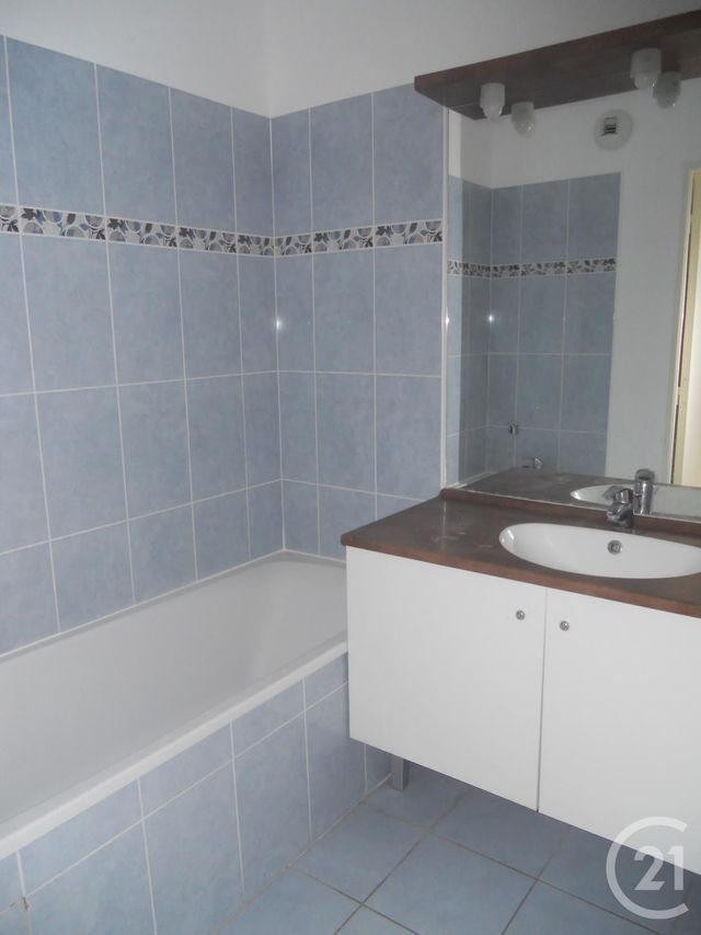 Appartement F3 &agrave; louer - 3 pi&egrave;ces - 66,80 m2 - Marseille - 13004 - PROVENCE-ALPES-COTE-D-AZUR