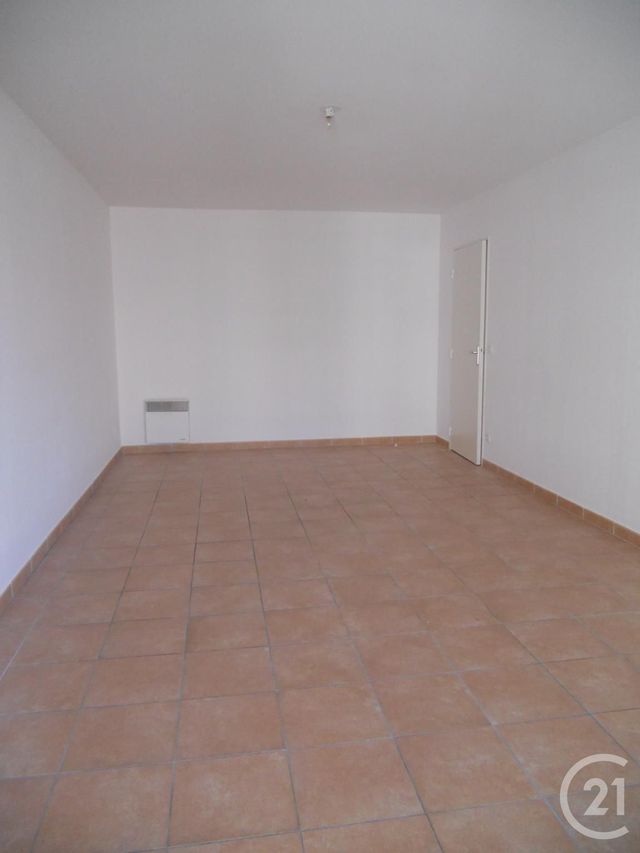 Appartement F3 &agrave; louer - 3 pi&egrave;ces - 66,80 m2 - Marseille - 13004 - PROVENCE-ALPES-COTE-D-AZUR