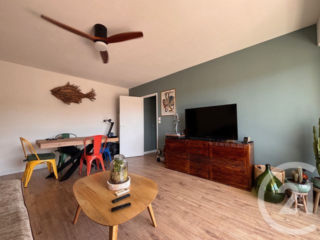 Appartement &agrave; louer - 2 pi&egrave;ces - 49,80 m2 - Marseille - 13009 - PROVENCE-ALPES-COTE-D-AZUR