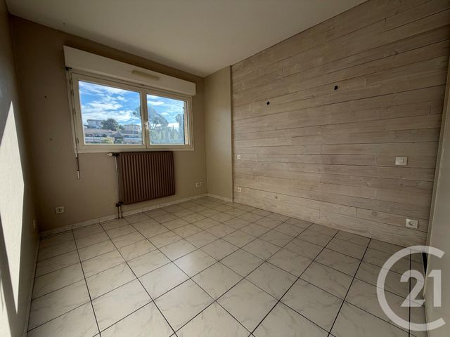 Appartement T4 &agrave; louer - 4 pi&egrave;ces - 87,19 m2 - Marseille - 13013 - PROVENCE-ALPES-COTE-D-AZUR