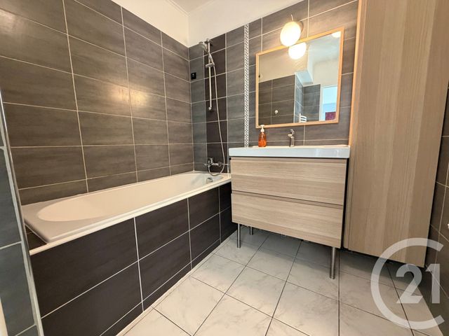 Appartement T4 &agrave; louer - 4 pi&egrave;ces - 87,19 m2 - Marseille - 13013 - PROVENCE-ALPES-COTE-D-AZUR