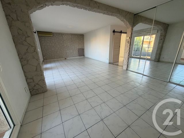 Appartement T4 &agrave; louer - 4 pi&egrave;ces - 87,19 m2 - Marseille - 13013 - PROVENCE-ALPES-COTE-D-AZUR