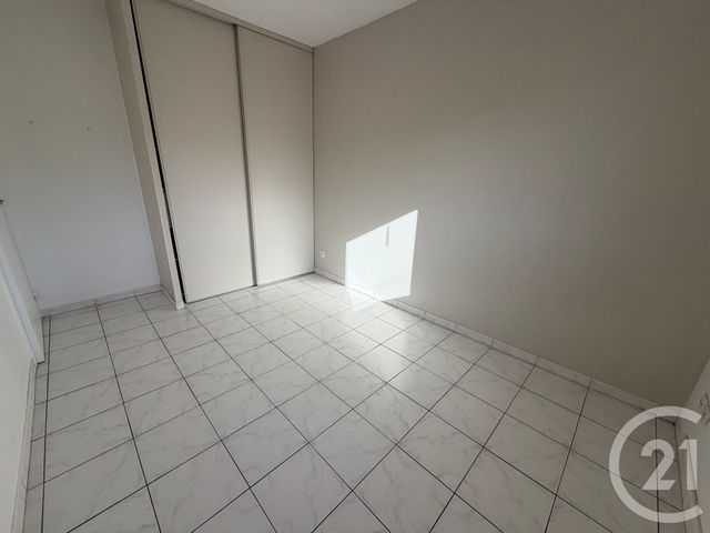 Appartement T4 &agrave; louer - 4 pi&egrave;ces - 87,19 m2 - Marseille - 13013 - PROVENCE-ALPES-COTE-D-AZUR