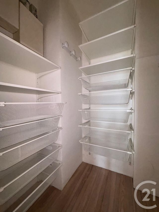 Appartement T3 &agrave; louer - 3 pi&egrave;ces - 72,68 m2 - Marseille - 13013 - PROVENCE-ALPES-COTE-D-AZUR