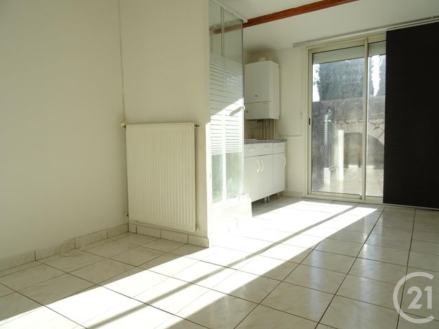 Maison &agrave; louer - 4 pi&egrave;ces - 84,29 m2 - Marseille - 13013 - PROVENCE-ALPES-COTE-D-AZUR