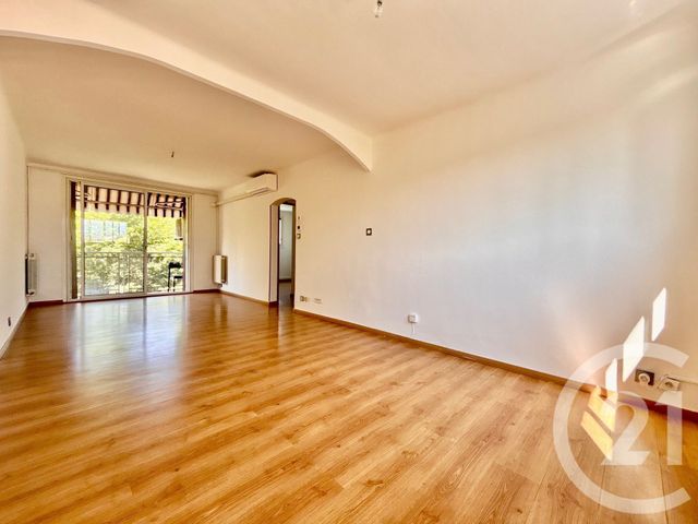Appartement T5 &agrave; louer - 5 pi&egrave;ces - 92,29 m2 - Marseille - 13013 - PROVENCE-ALPES-COTE-D-AZUR