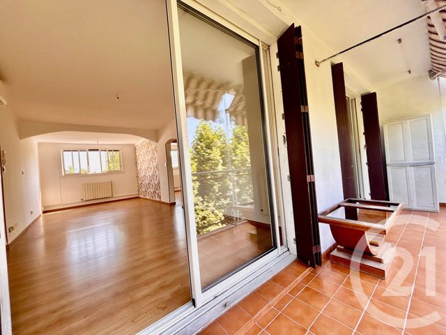 Appartement T5 &agrave; louer - 5 pi&egrave;ces - 92,29 m2 - Marseille - 13013 - PROVENCE-ALPES-COTE-D-AZUR