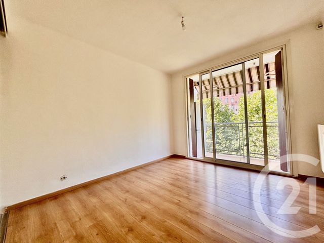 Appartement T5 &agrave; louer - 5 pi&egrave;ces - 92,29 m2 - Marseille - 13013 - PROVENCE-ALPES-COTE-D-AZUR
