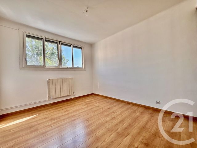 Appartement T5 &agrave; louer - 5 pi&egrave;ces - 92,29 m2 - Marseille - 13013 - PROVENCE-ALPES-COTE-D-AZUR