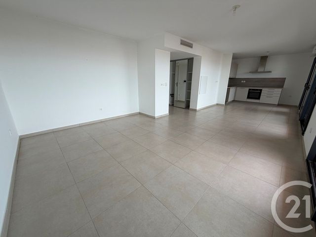 Appartement T3 &agrave; louer - 3 pi&egrave;ces - 71,47 m2 - Marseille - 13002 - PROVENCE-ALPES-COTE-D-AZUR