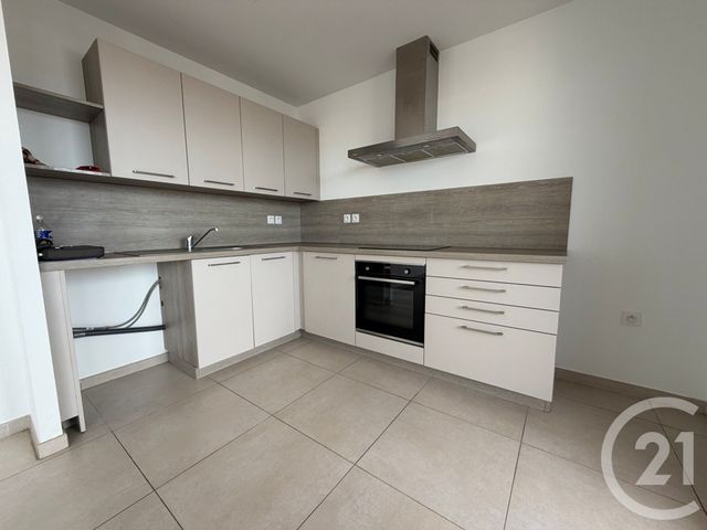 Appartement T3 &agrave; louer - 3 pi&egrave;ces - 71,47 m2 - Marseille - 13002 - PROVENCE-ALPES-COTE-D-AZUR