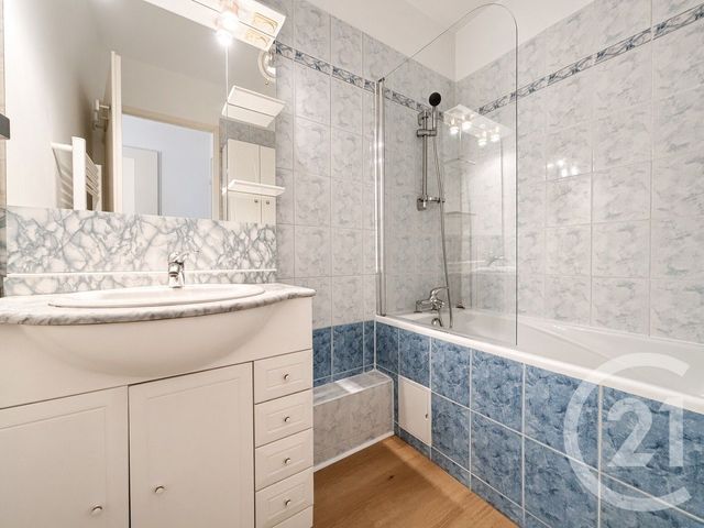Appartement T3 &agrave; louer - 3 pi&egrave;ces - 57,24 m2 - Marseille - 13008 - PROVENCE-ALPES-COTE-D-AZUR