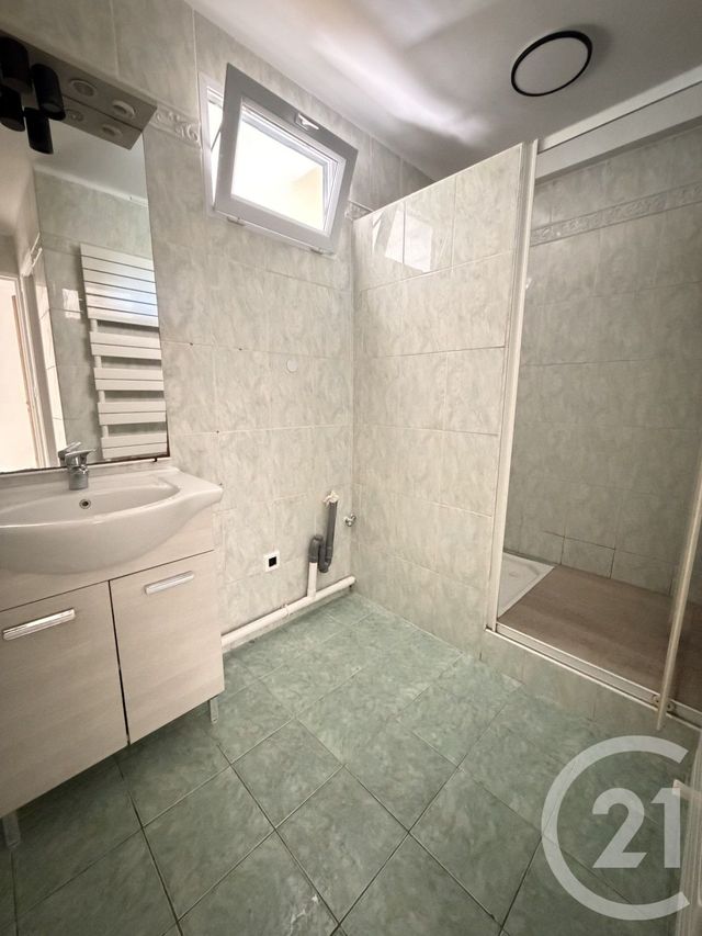 Appartement T3 &agrave; louer - 3 pi&egrave;ces - 68,01 m2 - Marseille - 13013 - PROVENCE-ALPES-COTE-D-AZUR