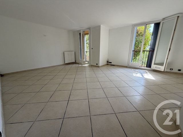 Appartement T3 &agrave; louer - 3 pi&egrave;ces - 68,01 m2 - Marseille - 13013 - PROVENCE-ALPES-COTE-D-AZUR