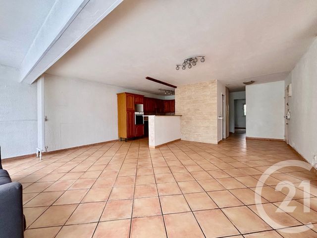 Appartement T4 &agrave; louer - 4 pi&egrave;ces - 89,88 m2 - Plan De Cuques - 13 - PROVENCE-ALPES-COTE-D-AZUR