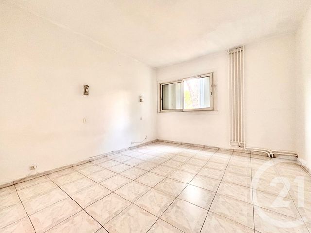 Appartement T4 &agrave; louer - 4 pi&egrave;ces - 89,88 m2 - Plan De Cuques - 13 - PROVENCE-ALPES-COTE-D-AZUR