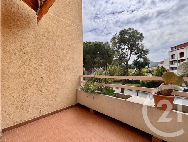 Appartement T4 &agrave; louer - 4 pi&egrave;ces - 89,88 m2 - Plan De Cuques - 13 - PROVENCE-ALPES-COTE-D-AZUR