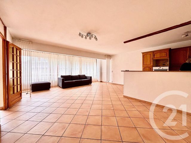Appartement T4 &agrave; louer - 4 pi&egrave;ces - 89,88 m2 - Plan De Cuques - 13 - PROVENCE-ALPES-COTE-D-AZUR