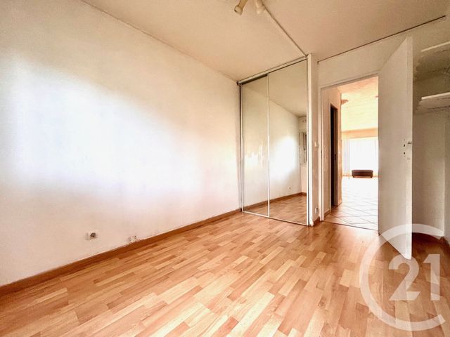 Appartement T4 &agrave; louer - 4 pi&egrave;ces - 89,88 m2 - Plan De Cuques - 13 - PROVENCE-ALPES-COTE-D-AZUR
