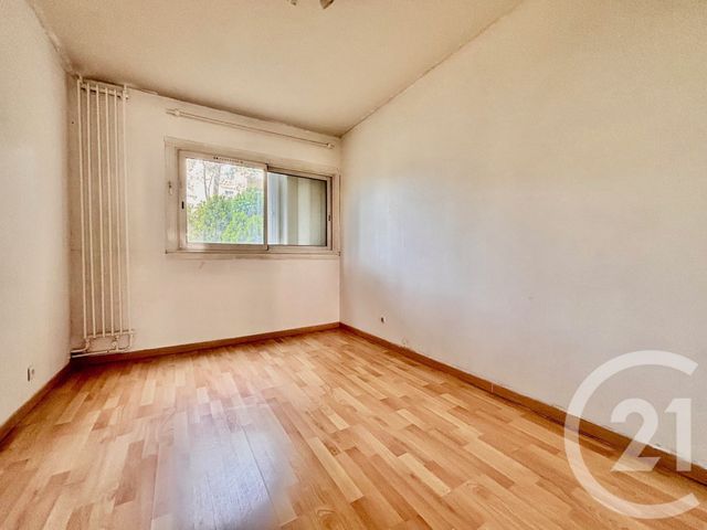 Appartement T4 &agrave; louer - 4 pi&egrave;ces - 89,88 m2 - Plan De Cuques - 13 - PROVENCE-ALPES-COTE-D-AZUR