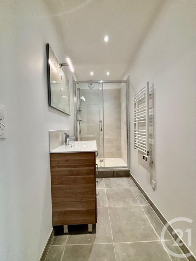 Maison &agrave; louer - 5 pi&egrave;ces - 105,48 m2 - Marseille - 13013 - PROVENCE-ALPES-COTE-D-AZUR