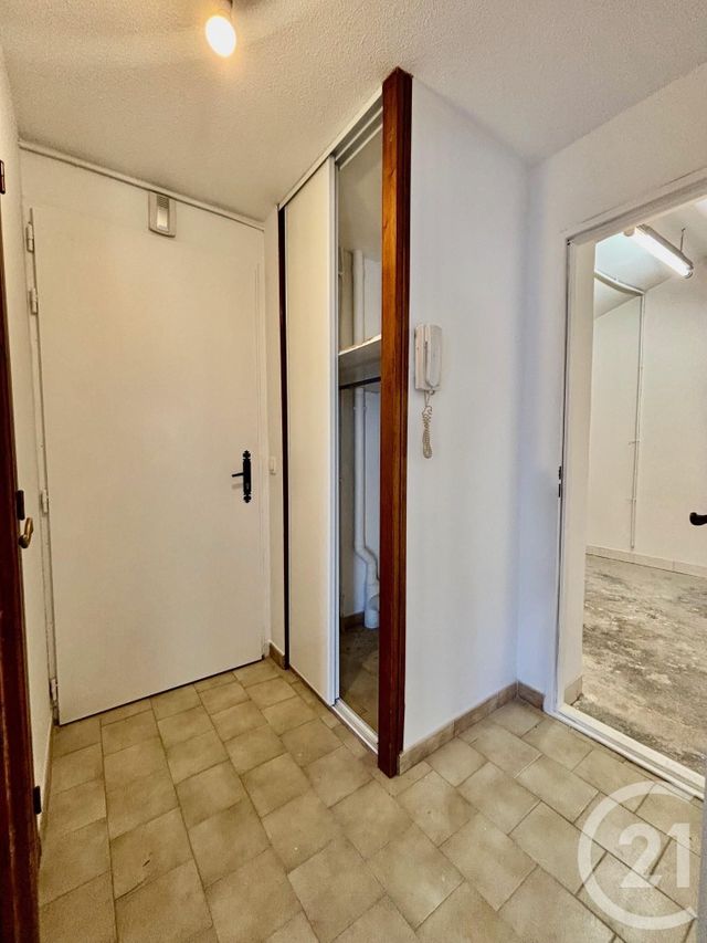 Maison &agrave; louer - 5 pi&egrave;ces - 105,48 m2 - Marseille - 13013 - PROVENCE-ALPES-COTE-D-AZUR