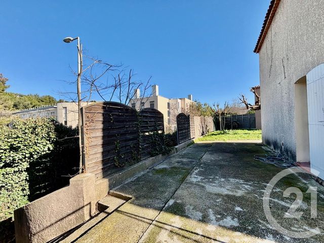 Maison &agrave; louer - 5 pi&egrave;ces - 105,48 m2 - Marseille - 13013 - PROVENCE-ALPES-COTE-D-AZUR