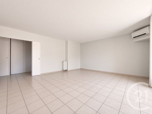 Appartement T3 &agrave; louer - 3 pi&egrave;ces - 80,60 m2 - Plan De Cuques - 13 - PROVENCE-ALPES-COTE-D-AZUR