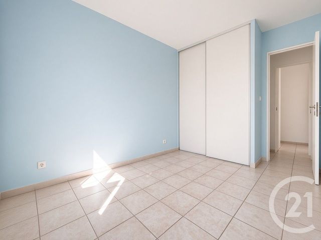 Appartement T3 &agrave; louer - 3 pi&egrave;ces - 80,60 m2 - Plan De Cuques - 13 - PROVENCE-ALPES-COTE-D-AZUR