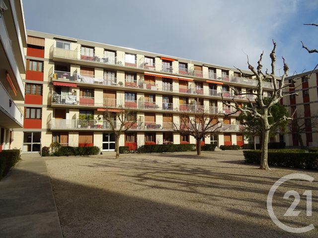 Appartement T3 &agrave; louer - 3 pi&egrave;ces - 70,31 m2 - Marseille - 13013 - PROVENCE-ALPES-COTE-D-AZUR