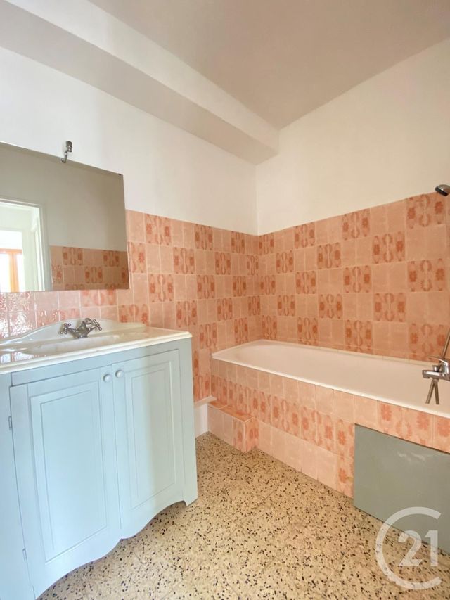 Appartement T3 &agrave; louer - 3 pi&egrave;ces - 70,31 m2 - Marseille - 13013 - PROVENCE-ALPES-COTE-D-AZUR